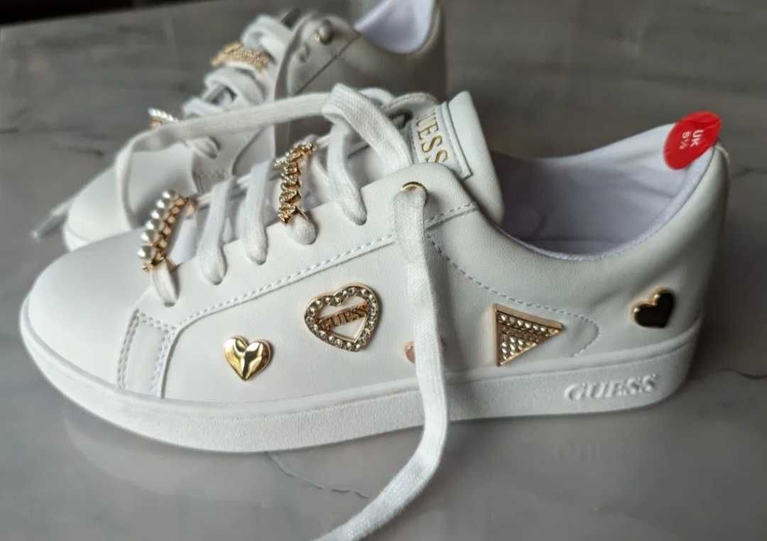 Маратонки Guess Англия