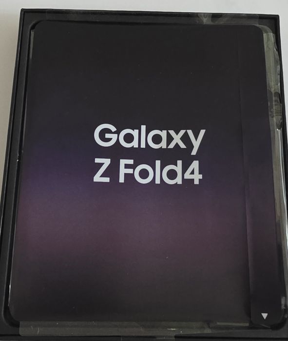 Samsung Galaxy Z Fold 4 два экрана,  смартфон телефон  гаджет