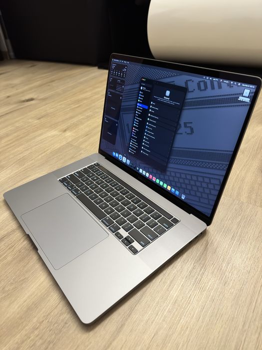 Impecabil - MacBook Pro 2019 16, I9 9980HK, 16GB, 1TB, US, 150 cicluri