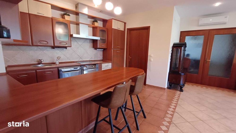Apartament 4 camere de vanzare Batisei
