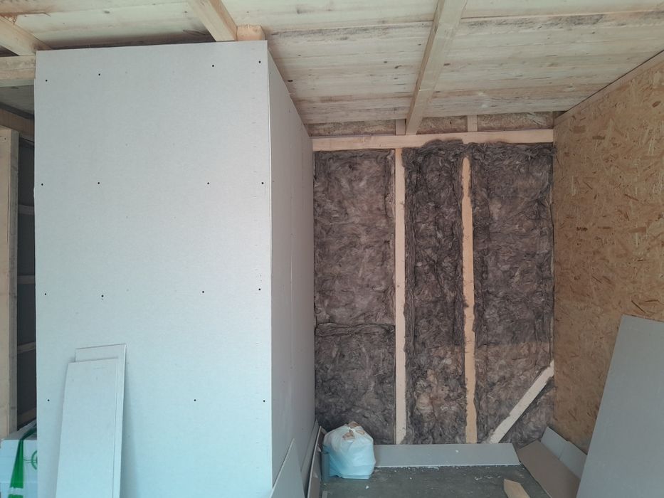 Case și cabane din lemn