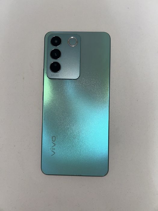 Vivo27e в подарок мини караоке