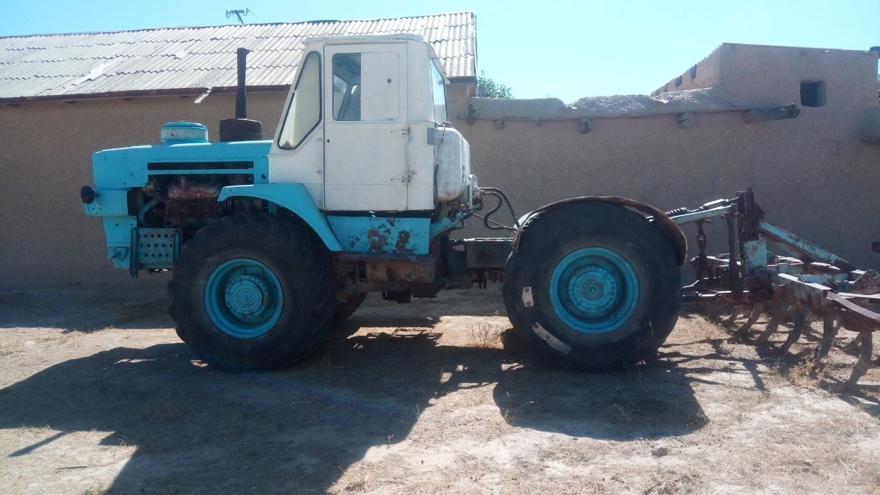 Traktor    XTZ K150