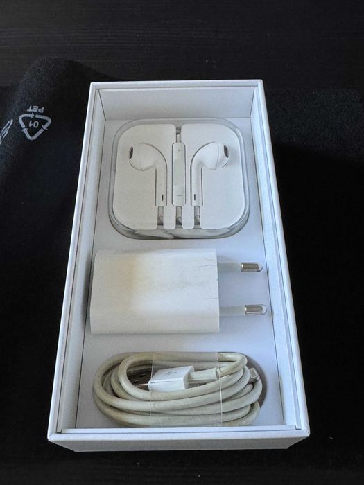 iPhone 6 16GB – запазен, батерия 83%, без забележки + 8 калъфа подарък