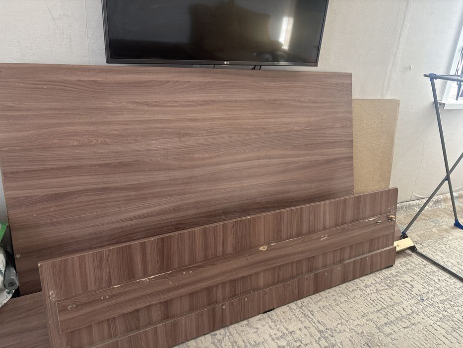 Отдам даром разобранную кровать