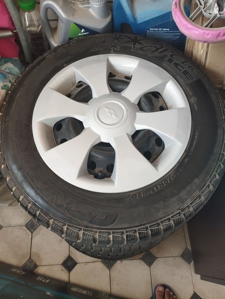 Продам диски с зимними балонами в отличном состоянии, 175/70R13 820