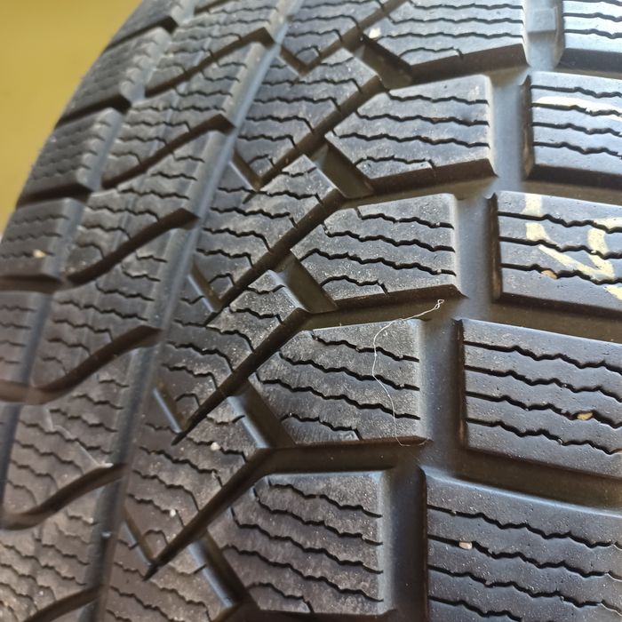 245 45 19 зимни 2 броя дот19