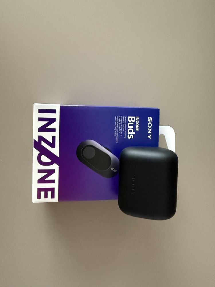 Casti PS5 sony inzone aproape noi
