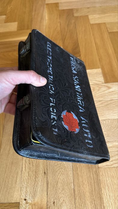 Trusa sanitara auto veche romaneasca Dacia 1300 sau Aro vintage