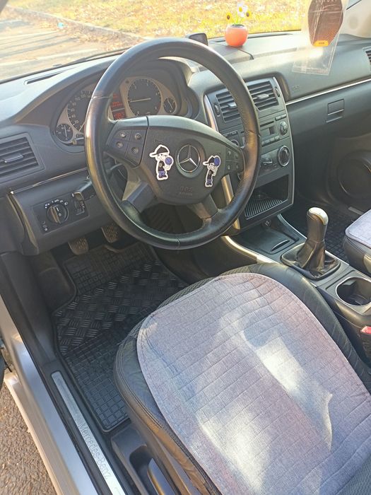 Vând Mercedes B Class an 2010