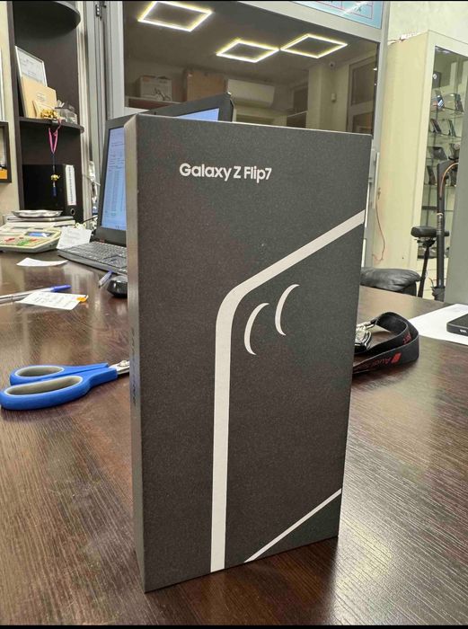 Samsung телефон чисто нов
