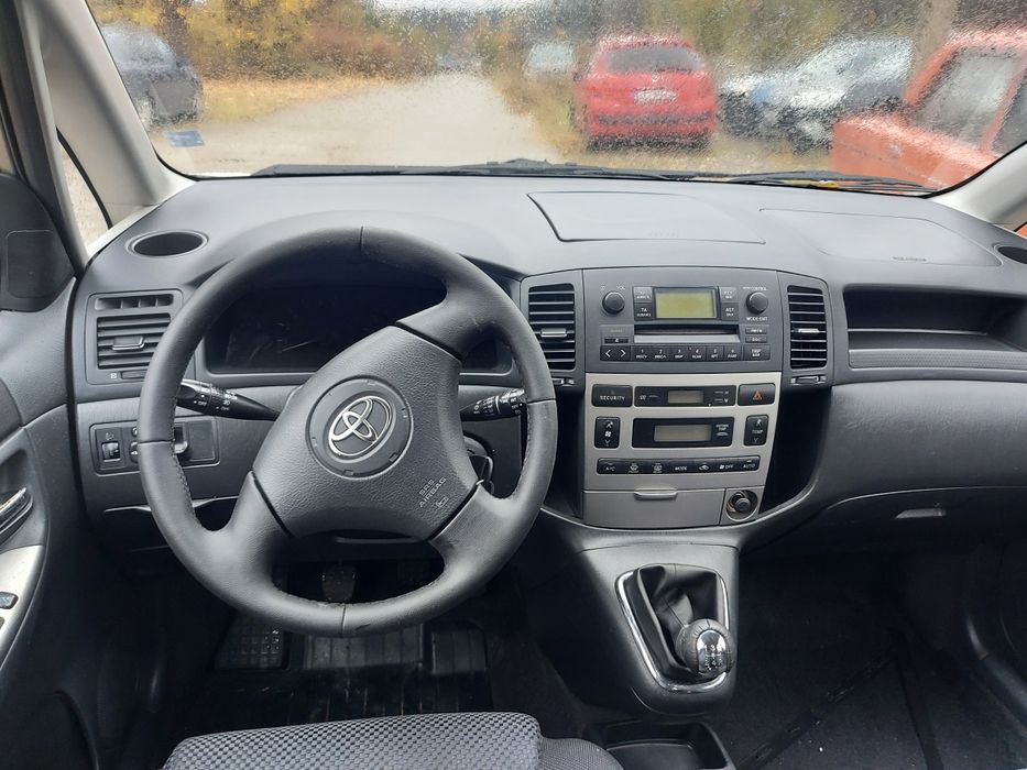 Toyota Corolla Verso 1.6vvti на части !!!