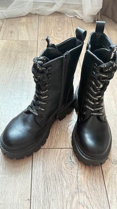 Продам ботинки на девочку