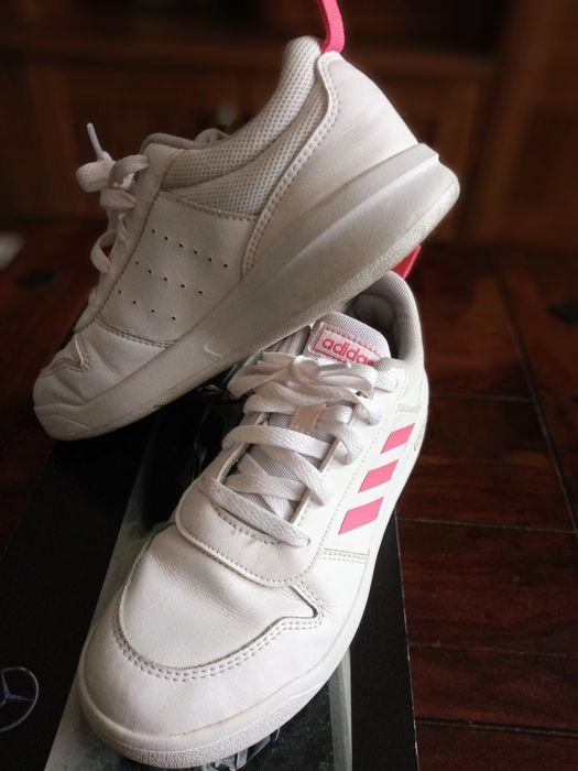 Încălțăminte adidas pentru fete