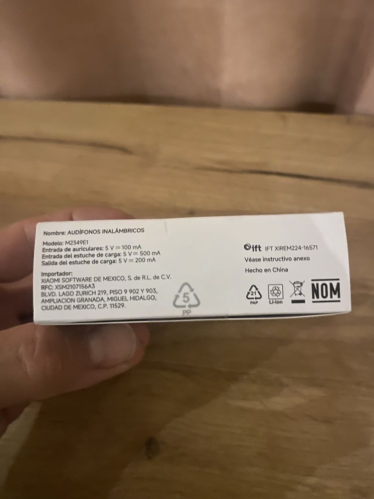 Redmi A3 смартфон + слушалки НОВИя