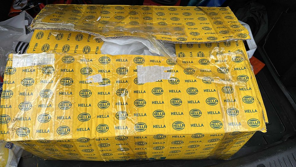 Vând 6 proiectoare Hella