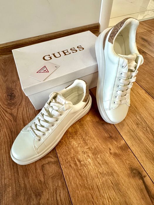 Сникърси Guess FLJELB FAL12 Бял