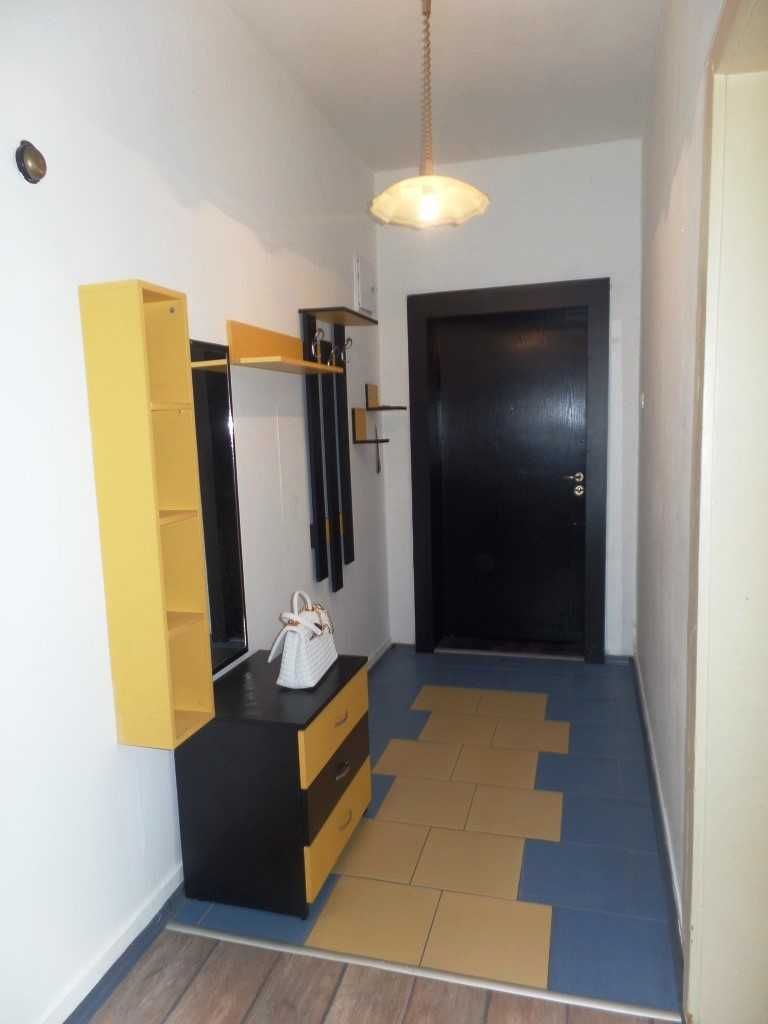 Продава се Двустаен апартамент в Перник, Център - 68 кв.м за 1221 €/кв.м - Снимка #9