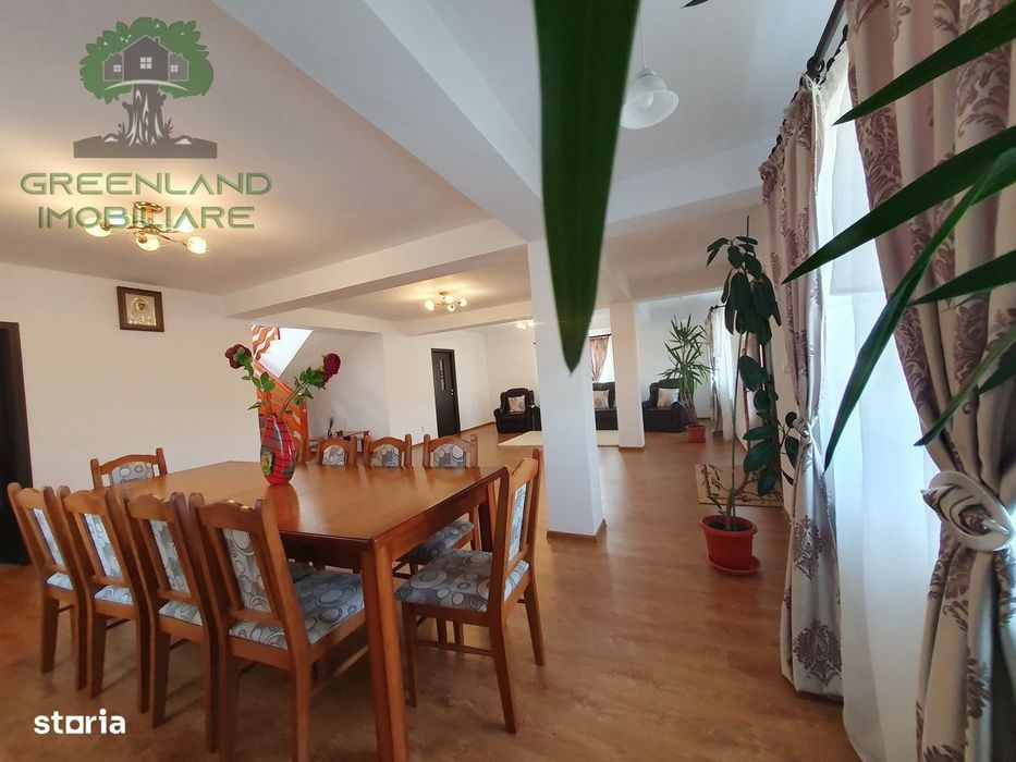 Vila P+E+M 8 camere, 3 bai, 245mp, TEREN 1570mp, la asfalt, drumul E58