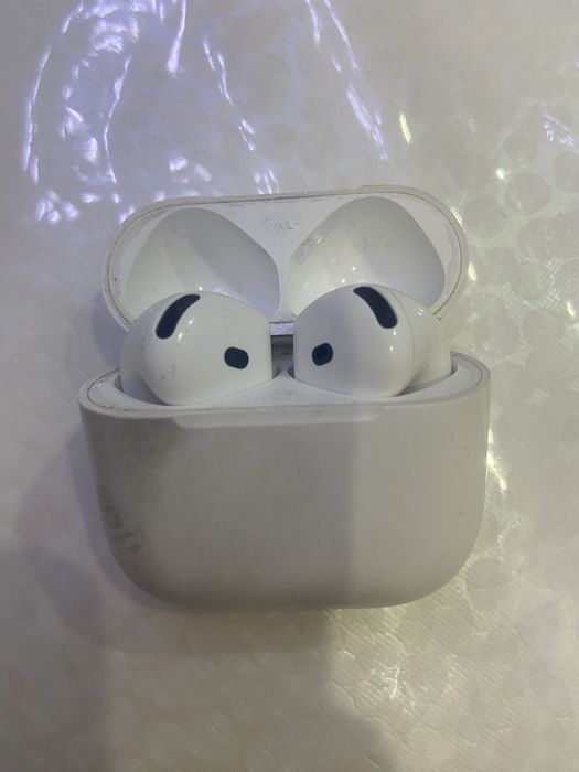 Продам airpods 4 оригинал