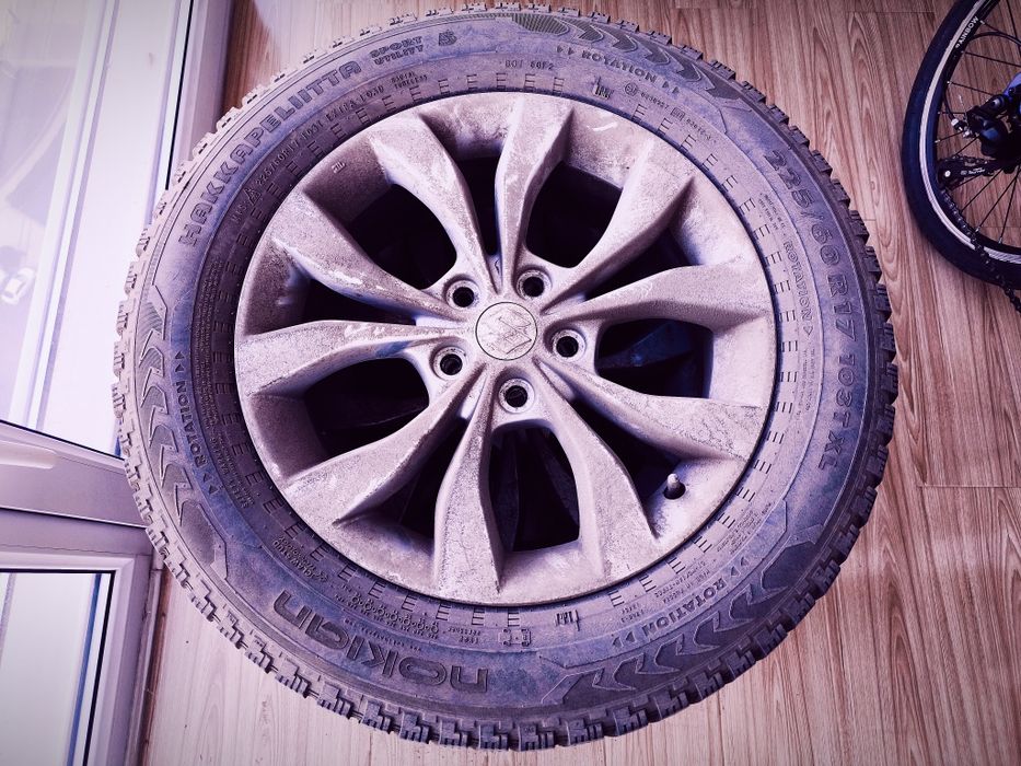 225/60/17  4 колеса с дисками с  зимней шипованной резиной (шины с дис