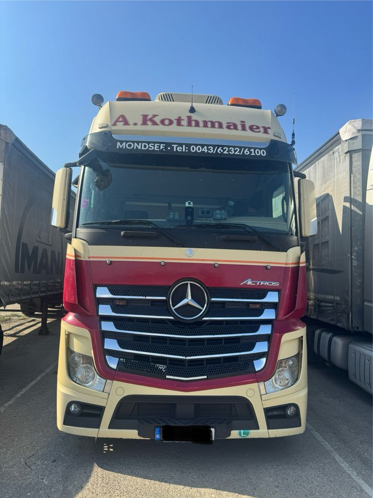 Ansamblu Mercedes Actros + Remorca Schimtz