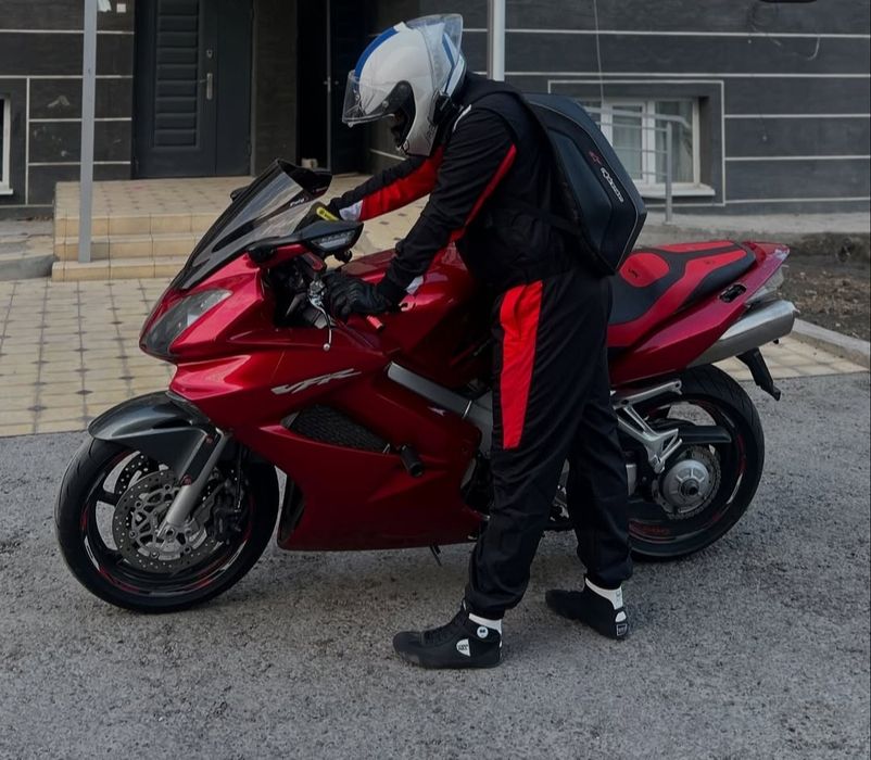 HONDA VFR 800 сотилади