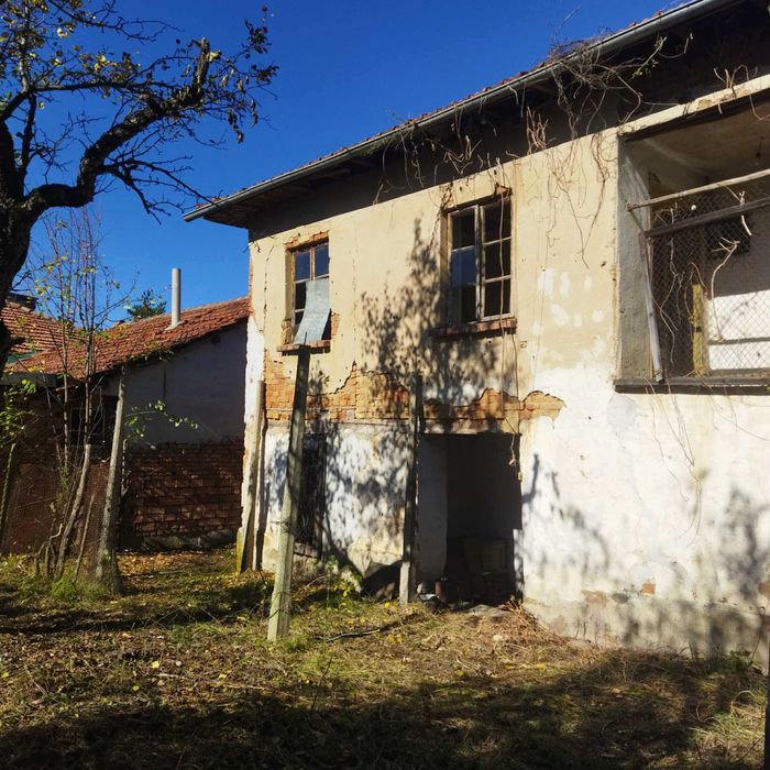 Продавам къща в село Микре