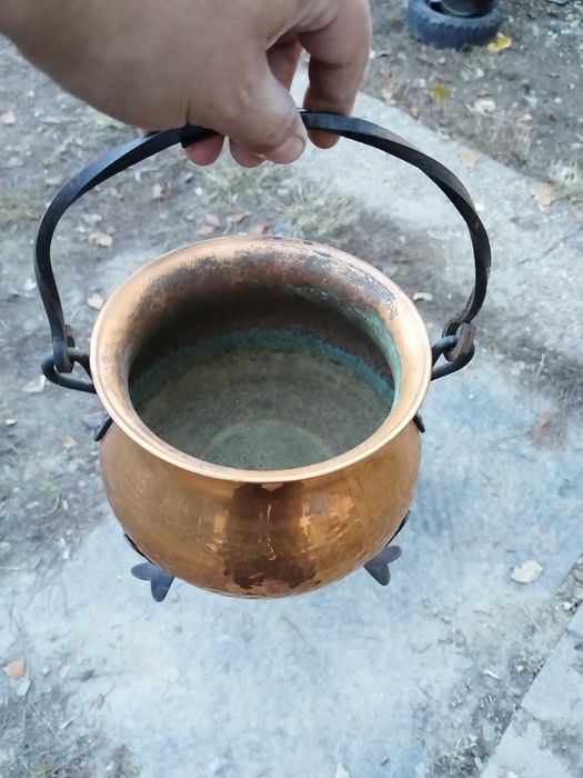 Vas oala de cupru decor pensiune foisor