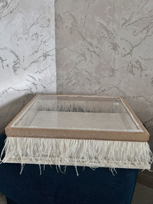 Продам квадратную коробку