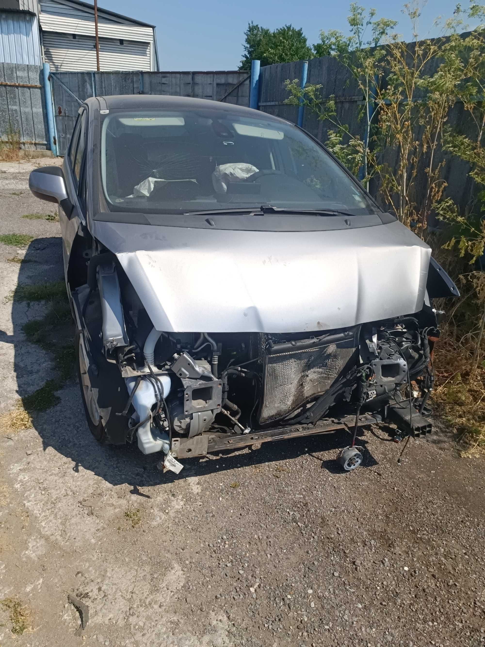 Peugeot 5008 1.6 HDI 2013 година