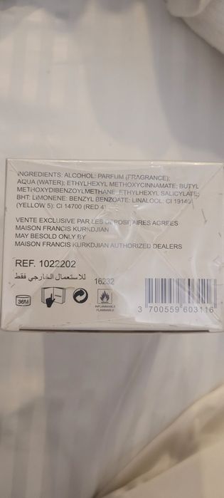 Vând parfum baccarat