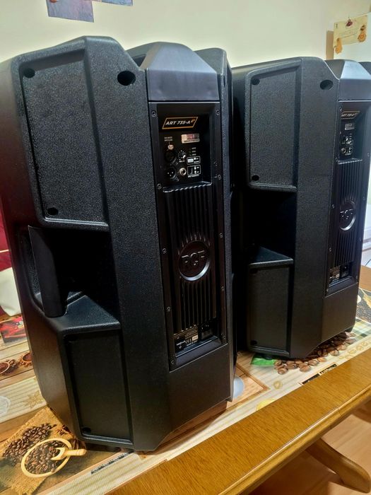 Boxe active RCF 735A  cu huse  fixe