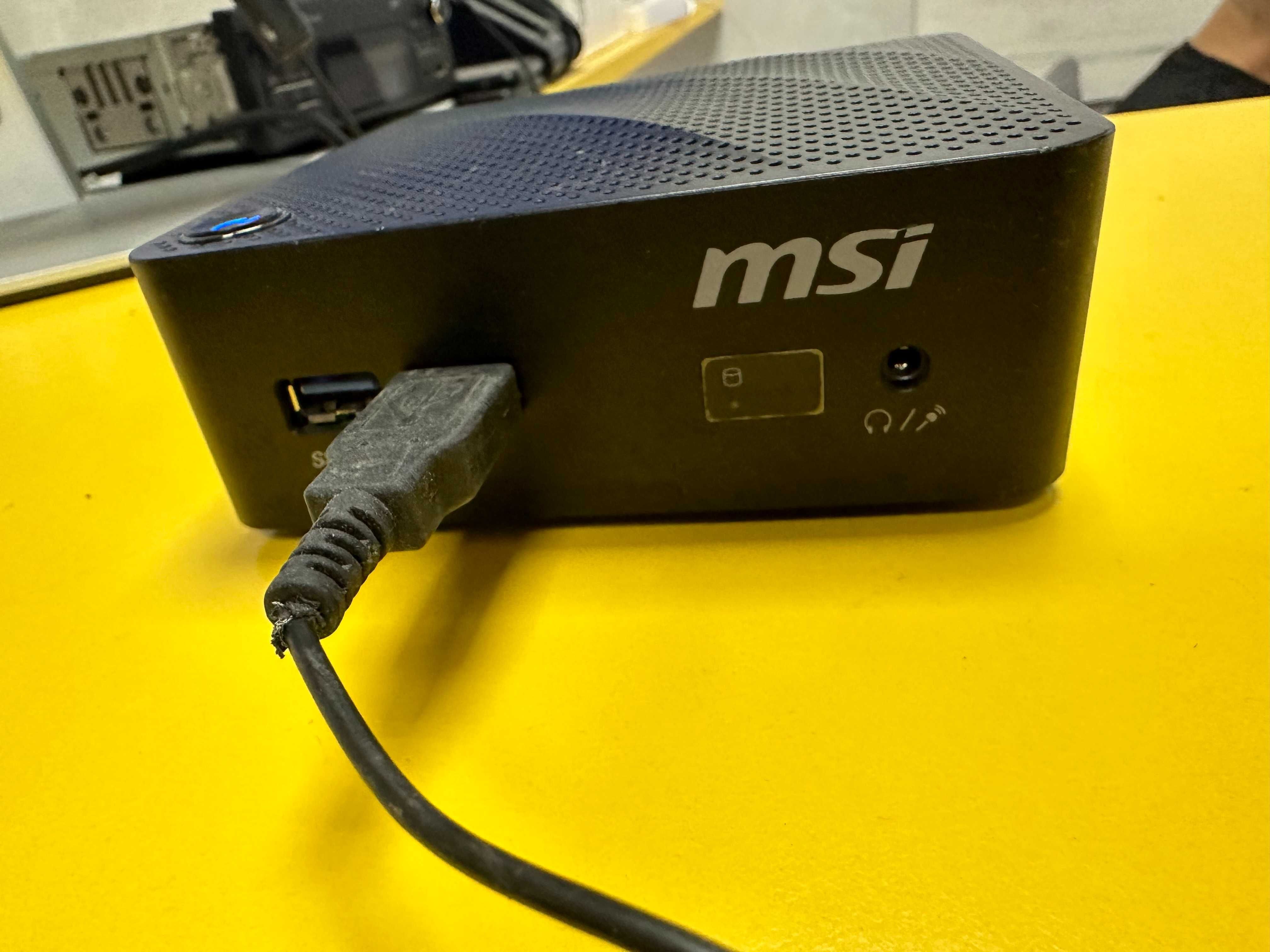 Мини компютър Minipc MSI Cubi B120 N3160 4 RAM 128 GB