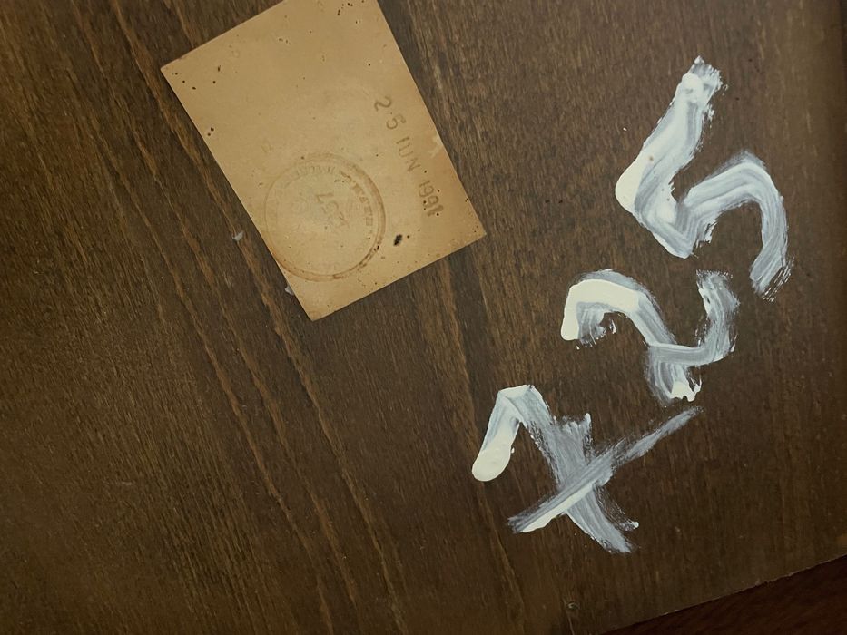 Piesa de mobilier din lemn masiv