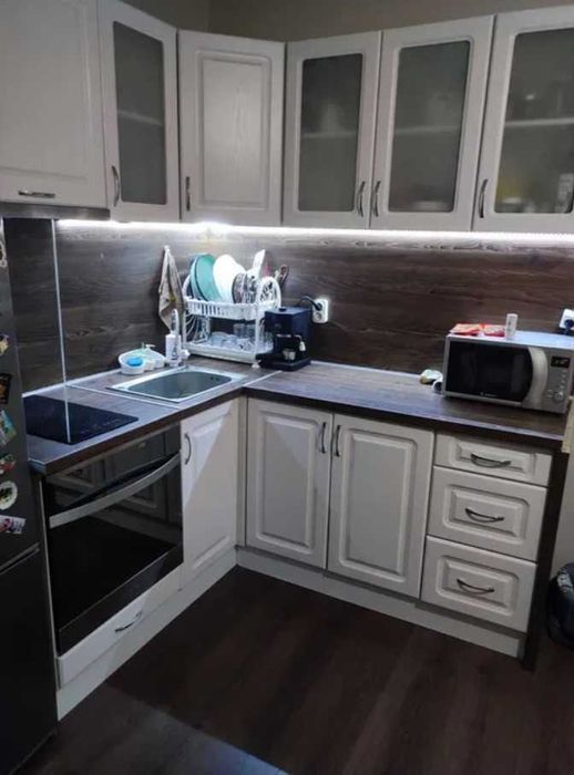 Тристаен обзаведен апартамент кв. Тракия