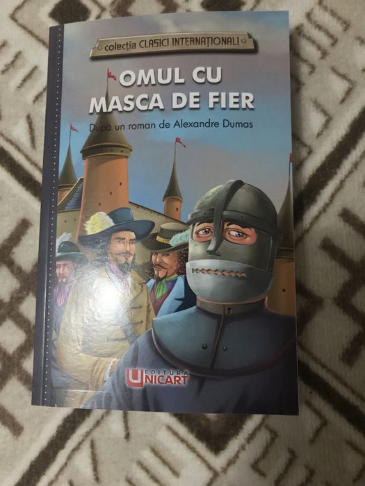 Vand carte onul cu masca de fier!