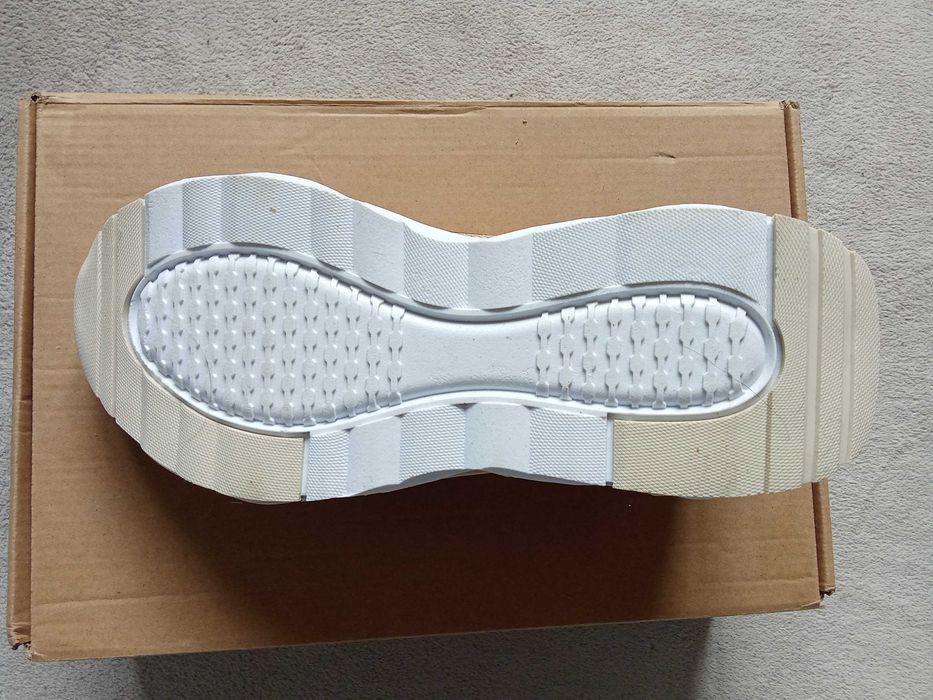 Дамски маратонки NIKE 39-40 номер