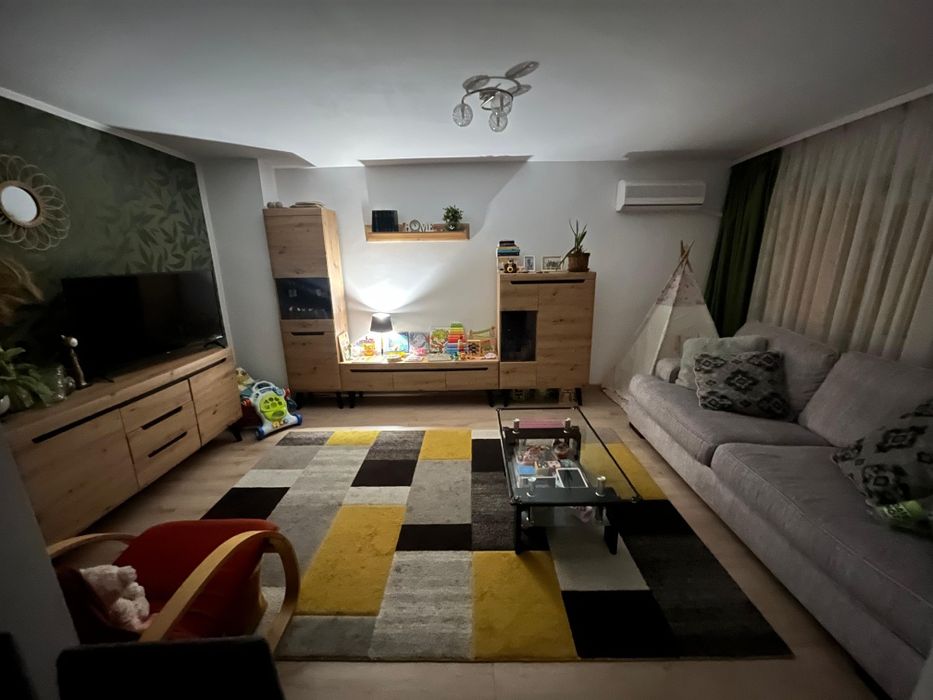 Inchiriez Apartament duplex 3 camere zona Gara