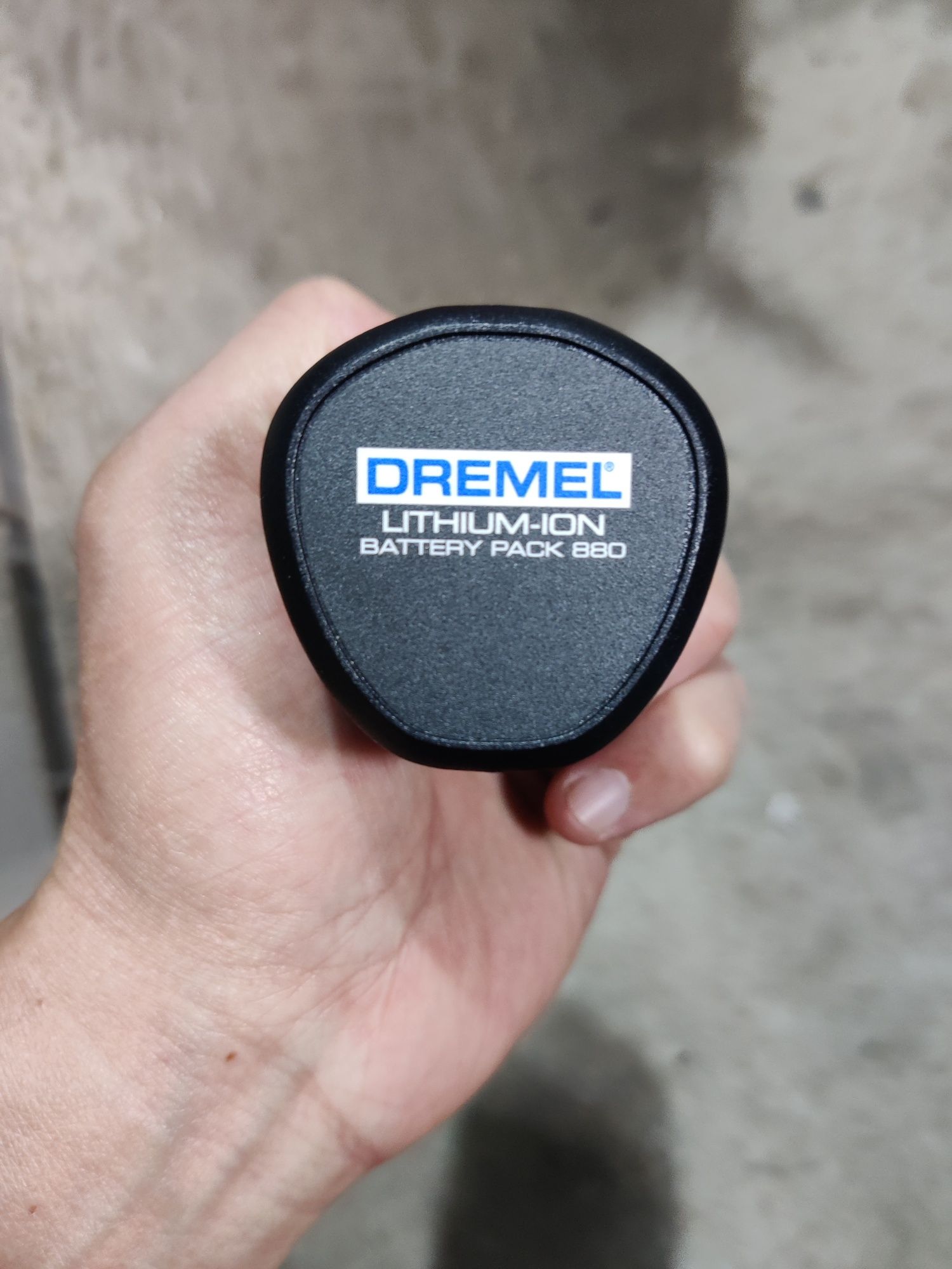Аккумулятор на Dremel 8220