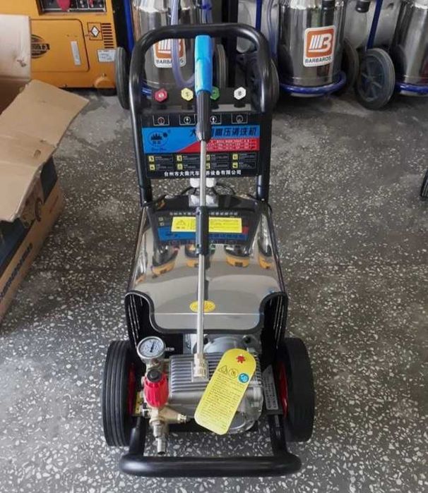 Моечный аппарат высокого давления Карчер 220V