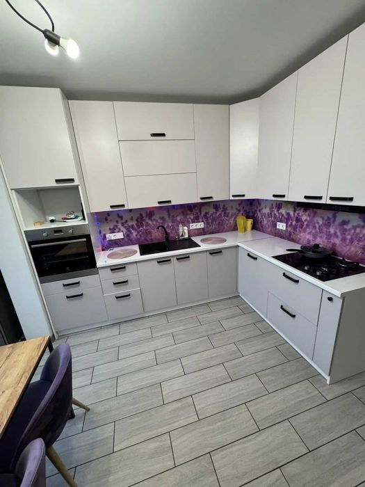 Тристаен имот в Център-ЦУМ