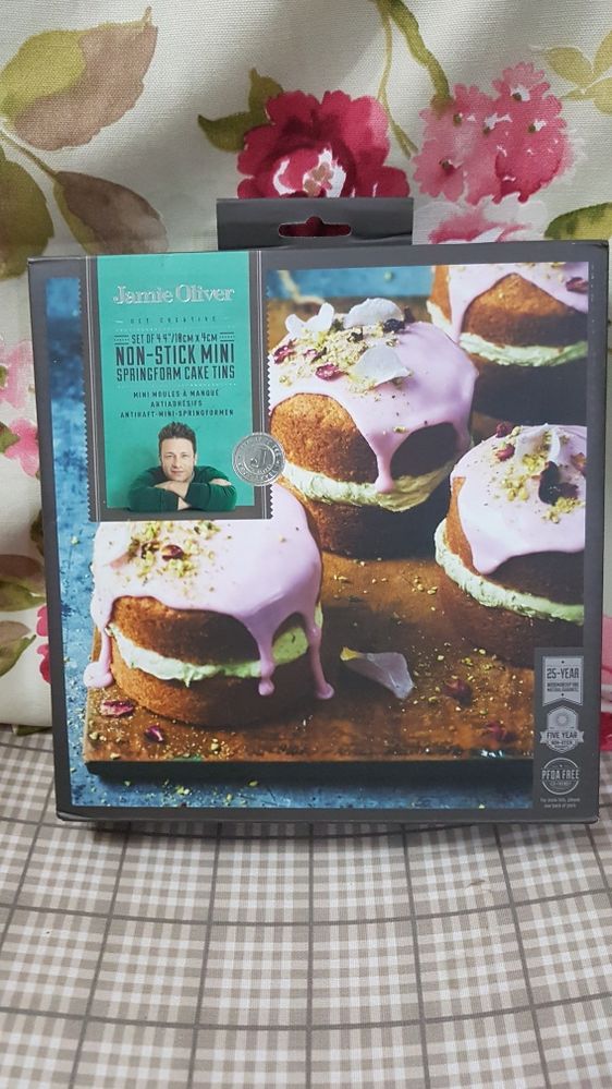 Set Jamie Oliver 4 tavi, pentru prajituri cu baza detasabila, bleu