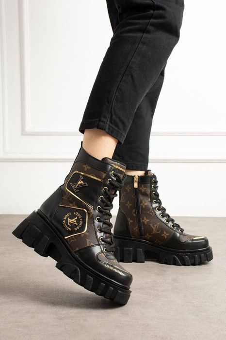 Висок клас дамски боти