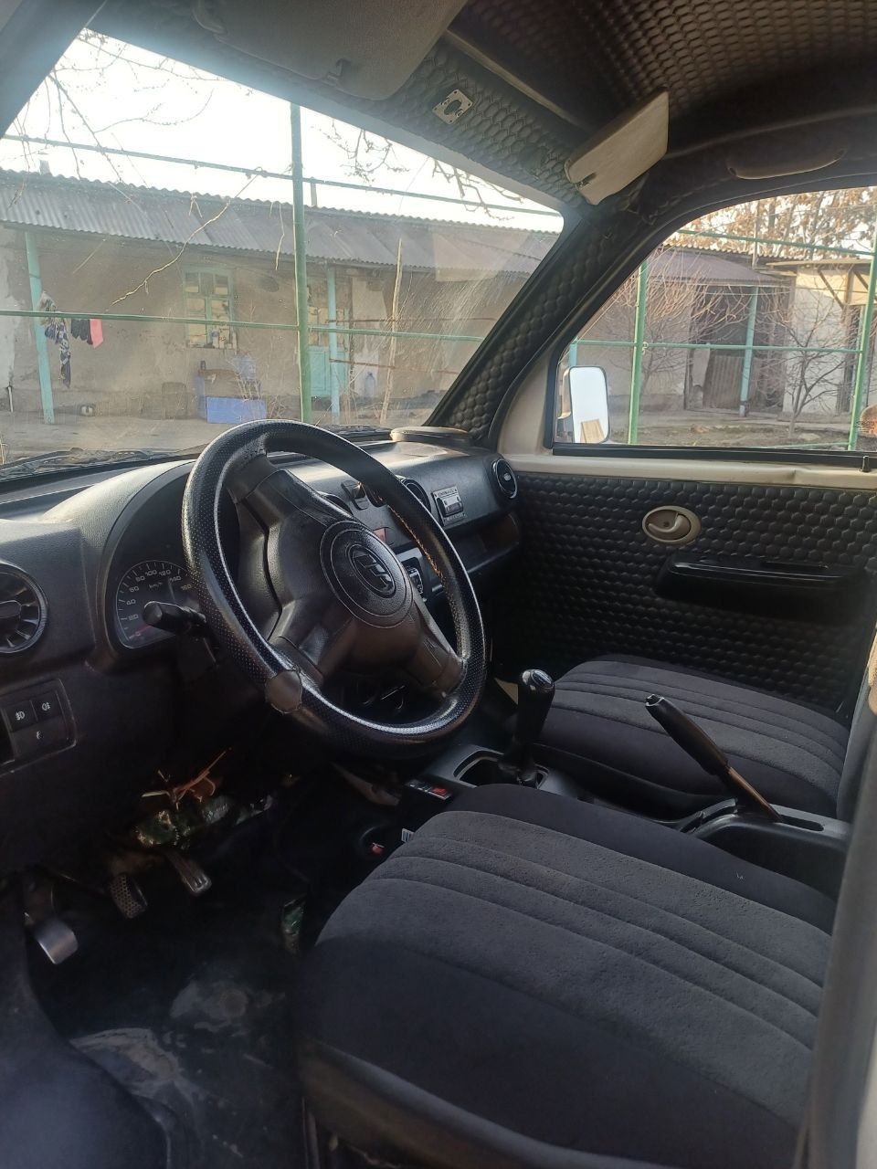 Lifan 5021 sotiladi Refrejerator 100tali gazda