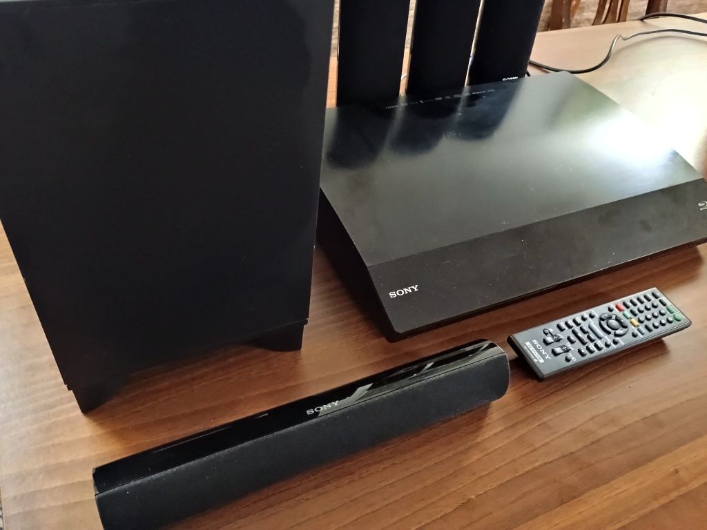 Домашно кино Sony BDV-E380