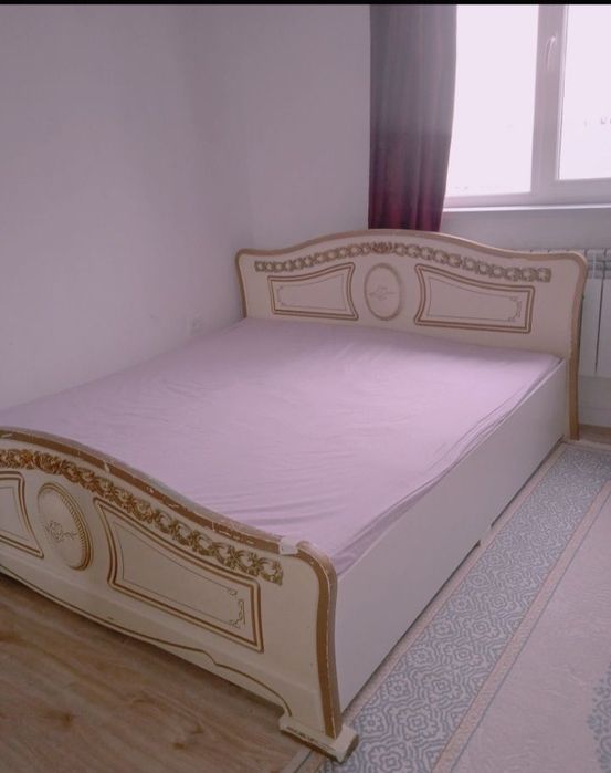 Продается б/у двухспальный кровать!