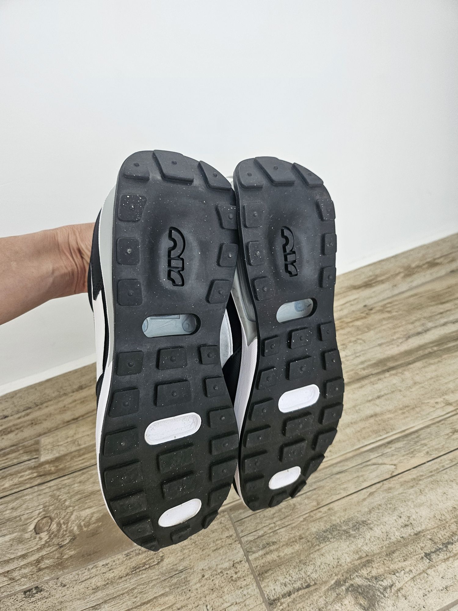 Маратонки Nike  размер 38