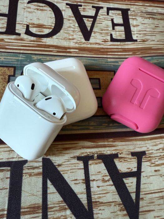Airpods 2031.            ,