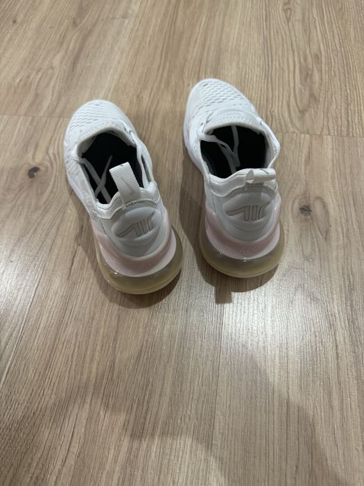 Дамски маратонки Nike